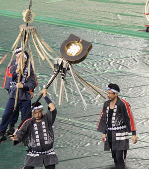 手前左側：今野副分団長 手前右側　舛森副分団長の画像