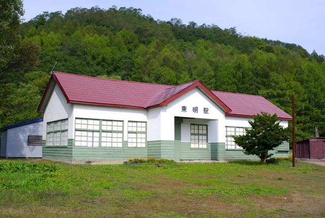 東明駅舎の画像