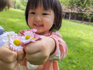 お花あげる