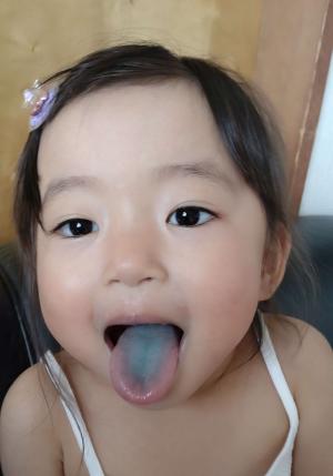 見て見て！青い？