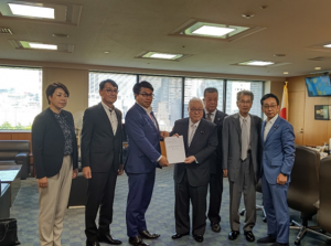 武見厚生労働省大臣へ要望書の手交